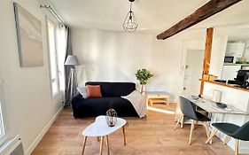 Home Up Pontoise